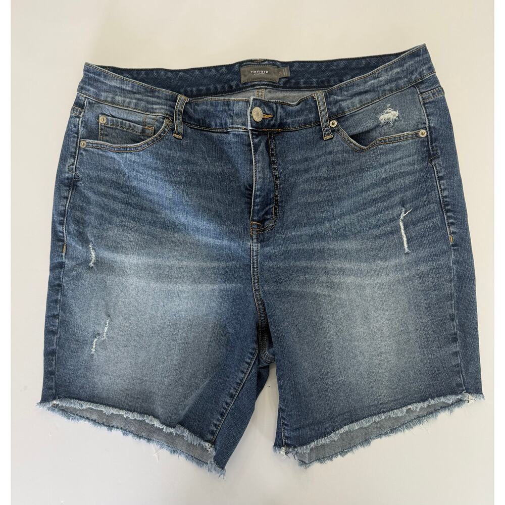 Torrid Distressed Frayed Hem Denim Jean Short 18W Plus Size